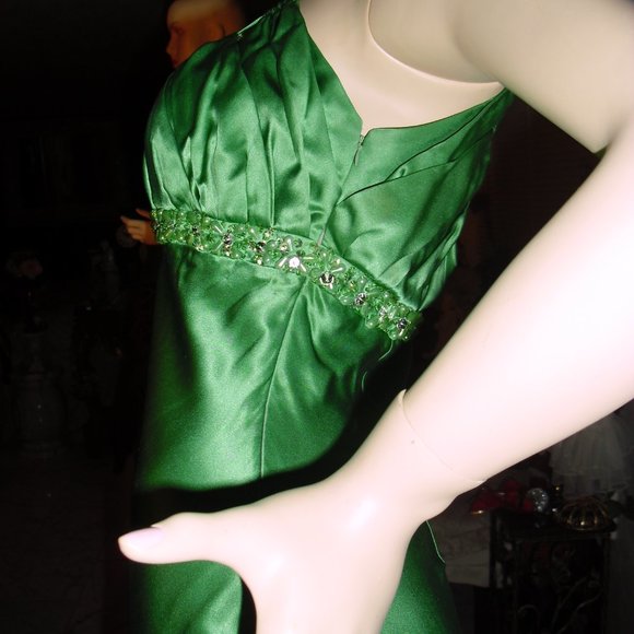 Sue Wong,emerald,pure satin silk,green pearls,gathered,ruffled hem,peek-a-boo - Picture 3 of 6